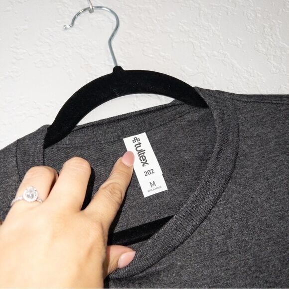 New Tultex Gray Friends Horror Movie Character T-Shirt Size Medium‎ - Picture 3 of 4